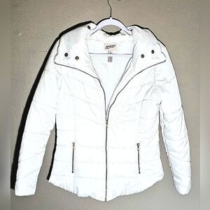 Perfect Condition White Puffer Jacket Size Large (Junios) Medium (Womens)